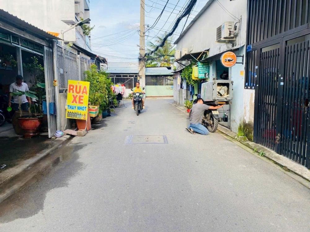Bán Nhà Chính Chủ Tỉnh Lộ 10 - Hẻm Xe Hơi, Giá Tốt