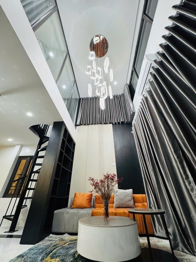 Bán nhà Lò Đúc 42m2, 5 tầng, thang máy, gần Hồ Gươm - Vị trí đẹp, tiềm năng kinh doanh