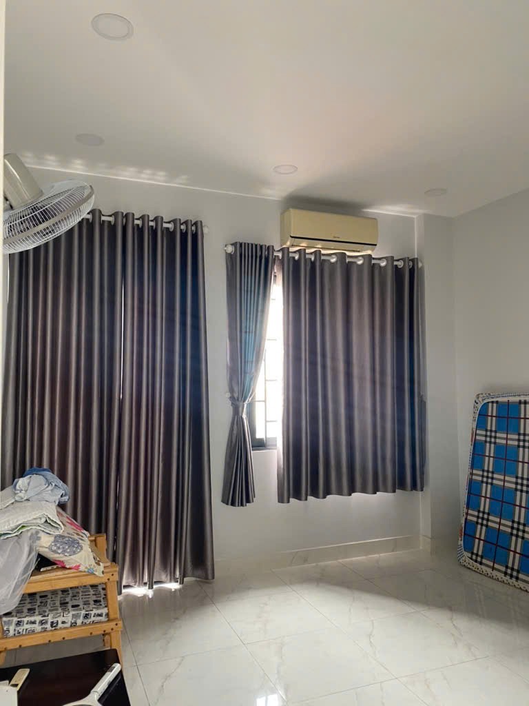 Nhà Đẹp, Vị Trí Đắc Địa - 2 Tầng, 3PN, Gần Vincom - Giá Tốt!