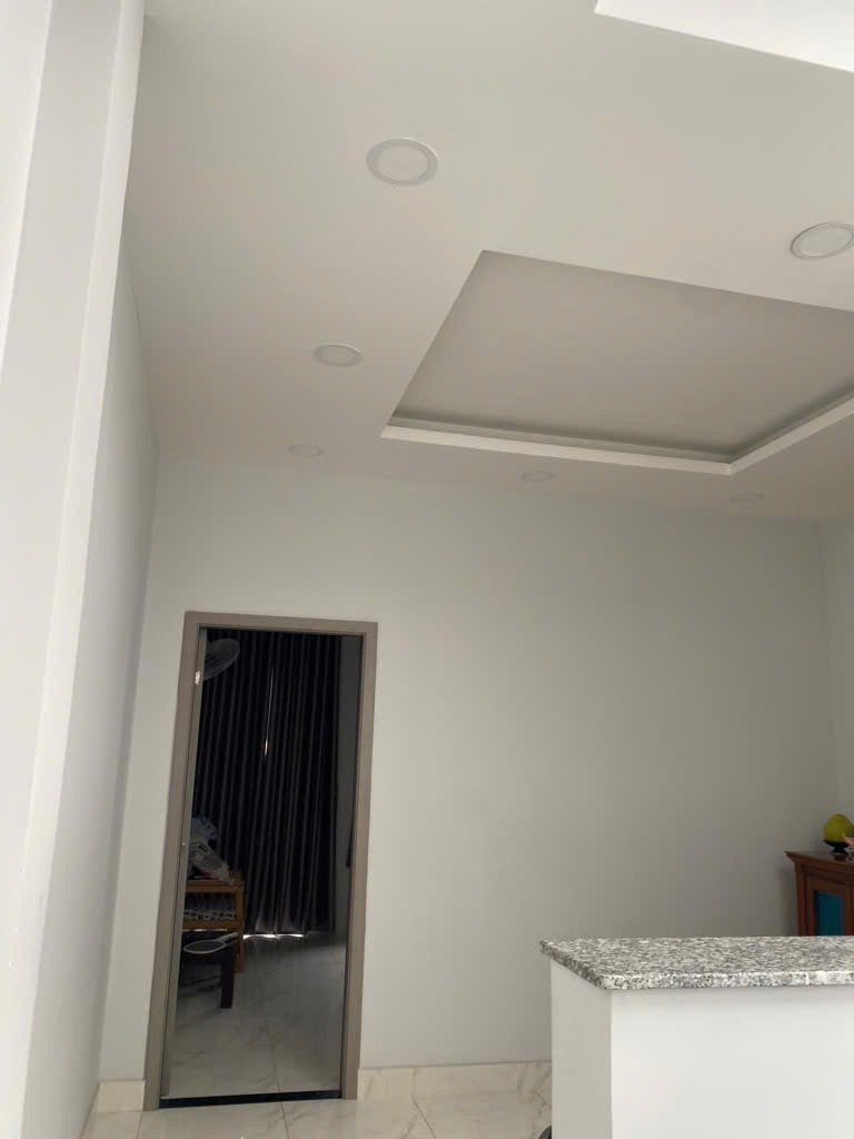 Nhà Đẹp, Vị Trí Đắc Địa - 2 Tầng, 3PN, Gần Vincom - Giá Tốt!