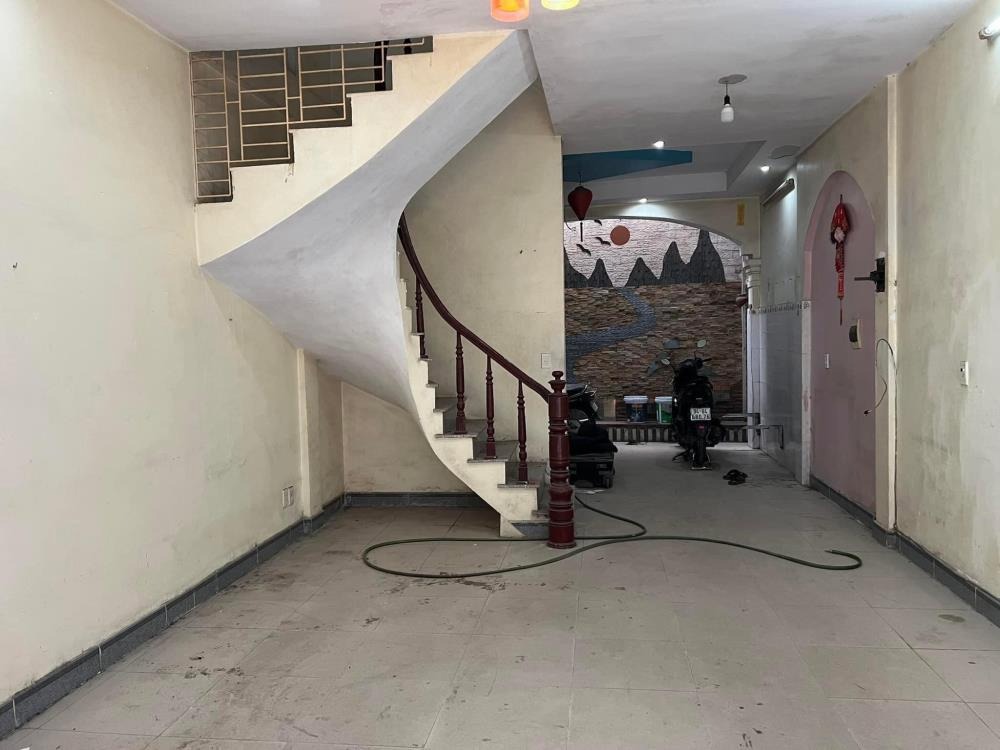 Bán Nhà Phố Trương Định, Hoàng Mai: 41m2, 5 Tầng, Giá 8.8 Tỷ - Vị Trí Đắc Địa
