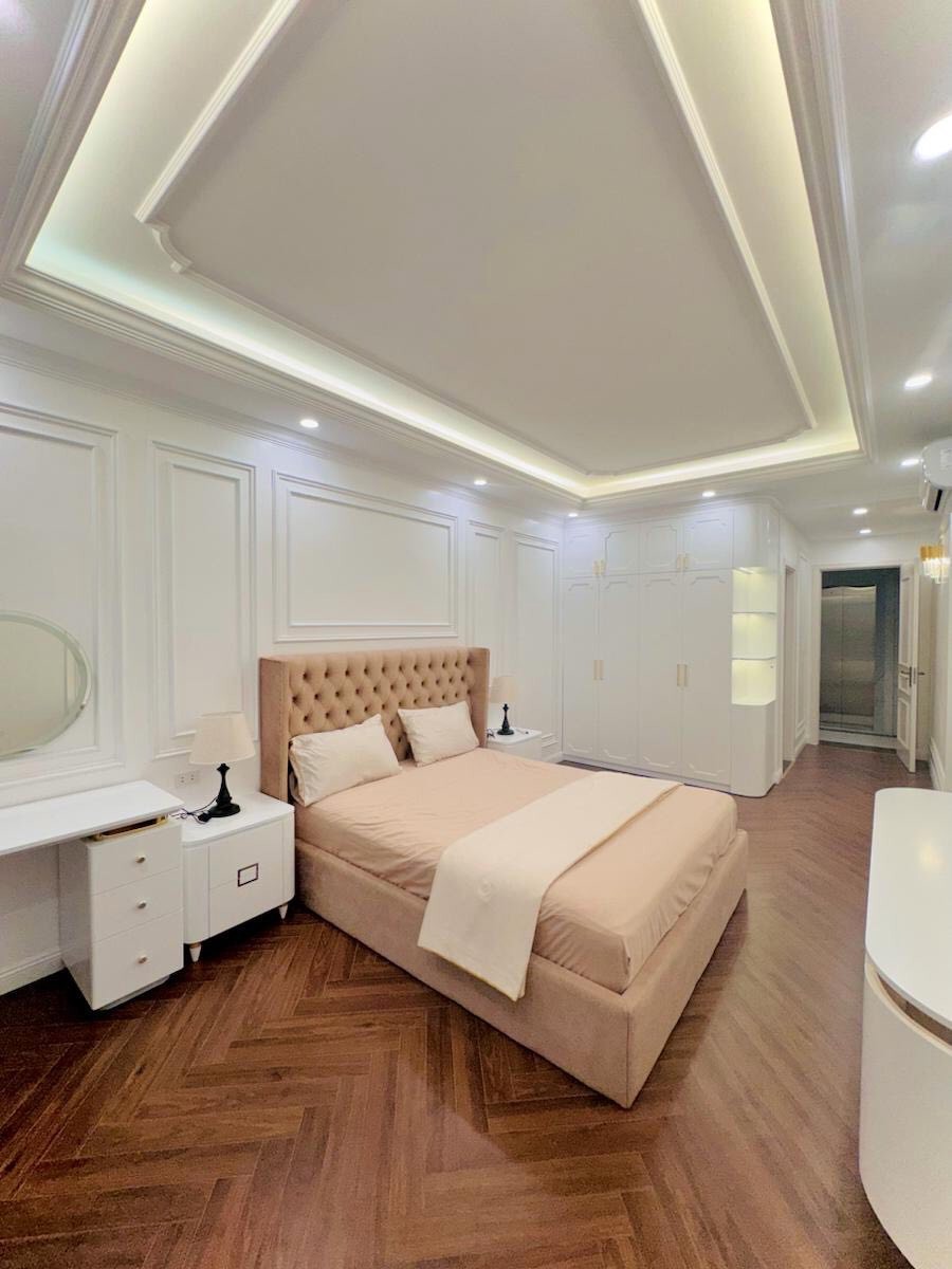 Bán Nhà Phố 5 Tầng, Thang Máy, Hai Bà Trưng - Giá 14.8 tỷ