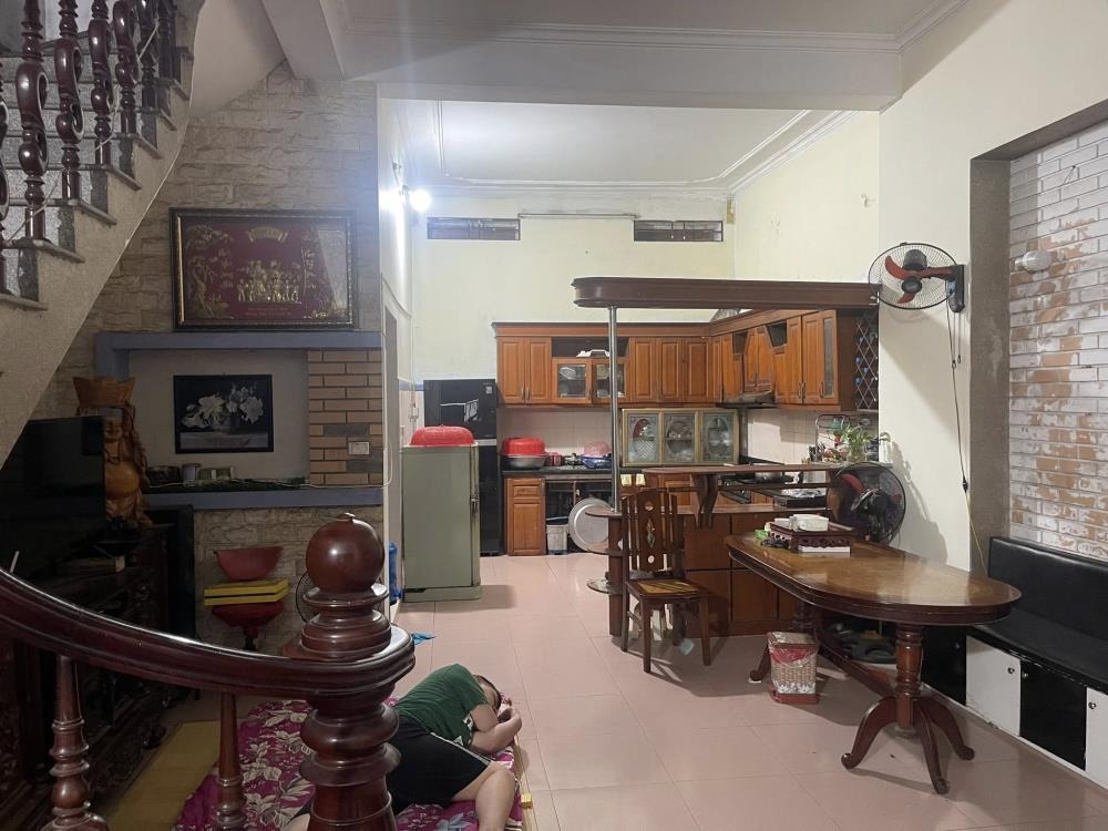 Bán nhà cống thôn Yên Viên, Gia Lâm - 92m2, MT 5.8m, 4 tầng đẹp, giá tốt