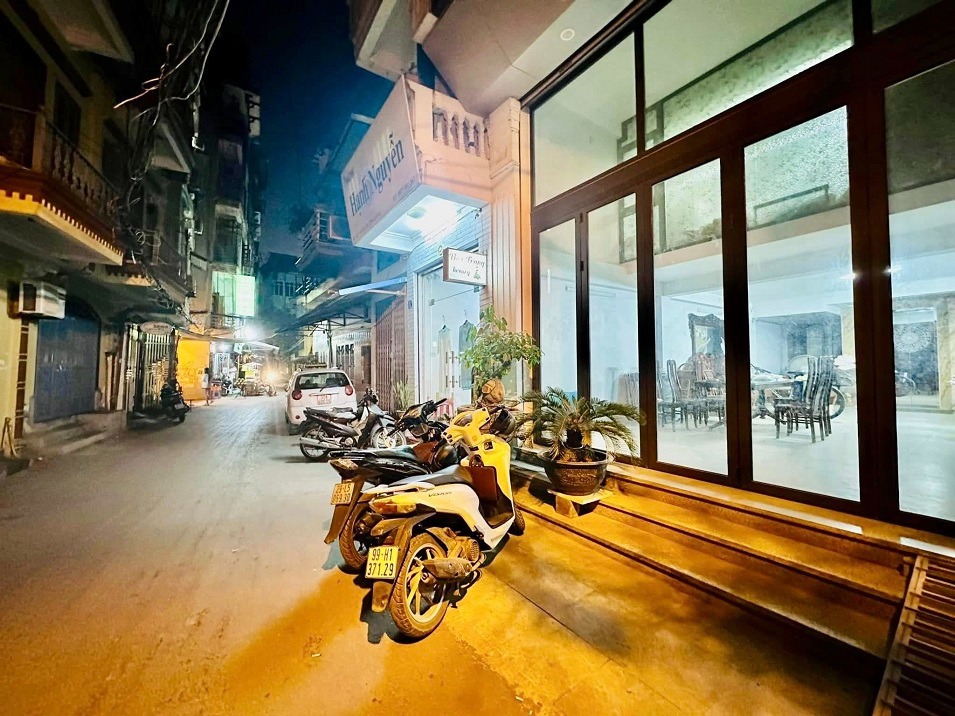 Nhà phố 7 tầng, thang máy, mặt tiền Khâm Thiên - Vị trí đắc địa, gần Hồ Linh Quang