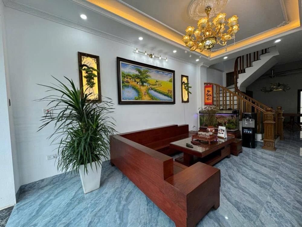 Bán nhà phố Lương Yên, Hai Bà Trưng: 53m2, 4 Tầng, Giá 11.2 tỷ - Vị Trí Đắc Lộc
