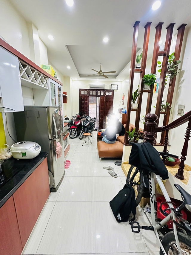 Bán nhà góc 4 tầng, 31m2, mặt tiền 3.9m, lô góc, ô tô vào nhà - Hoàng Ngân, Thanh Xuân