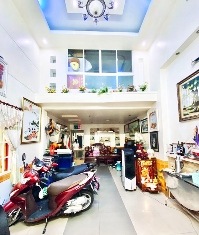 Nhà 5 Tầng, Hẻm Xe Tải Tân Bình: Vị Trí Đắc Địa - Giá Tốt Nhất