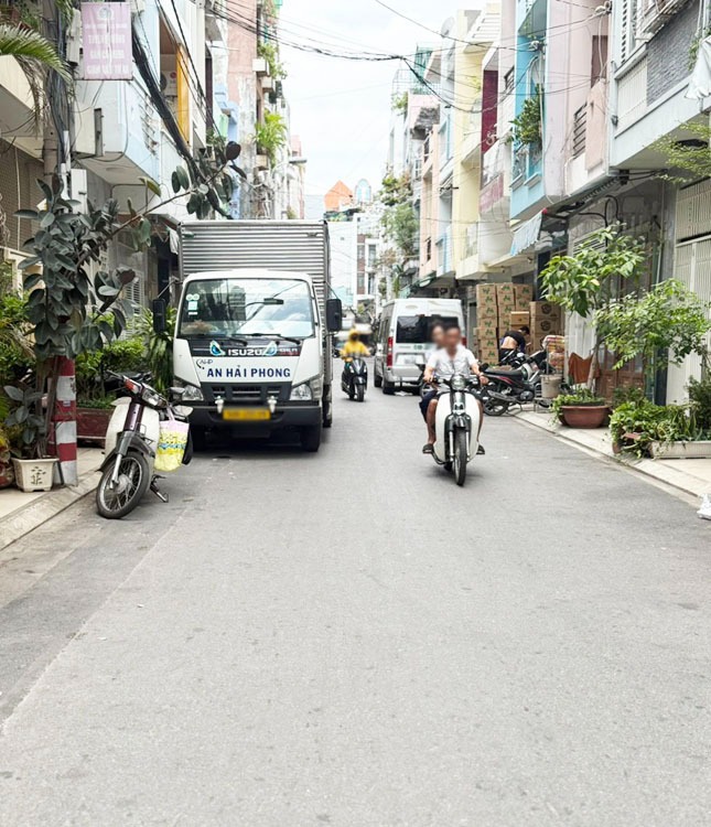 Nhà 6 Tầng, Hẻm Xe Tải - Phạm Văn Hai, Tân Bình - Giá Tốt