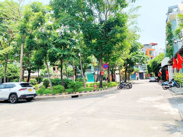 Nhà 4 Tầng Tân Phú - Hẻm Xe Tải 8m - 7.2 Tỷ (TL)