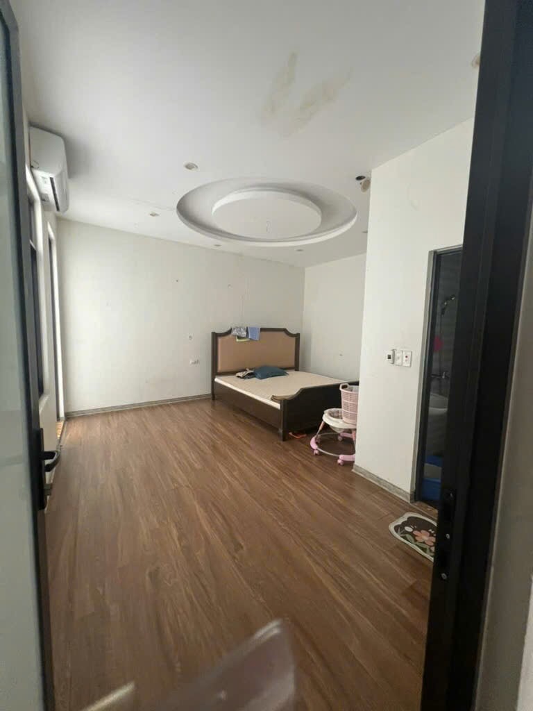 Đội Cấn - 40m2 x 3 Tầng - Ngõ Nông, Sáng Đẹp - Giá Tốt