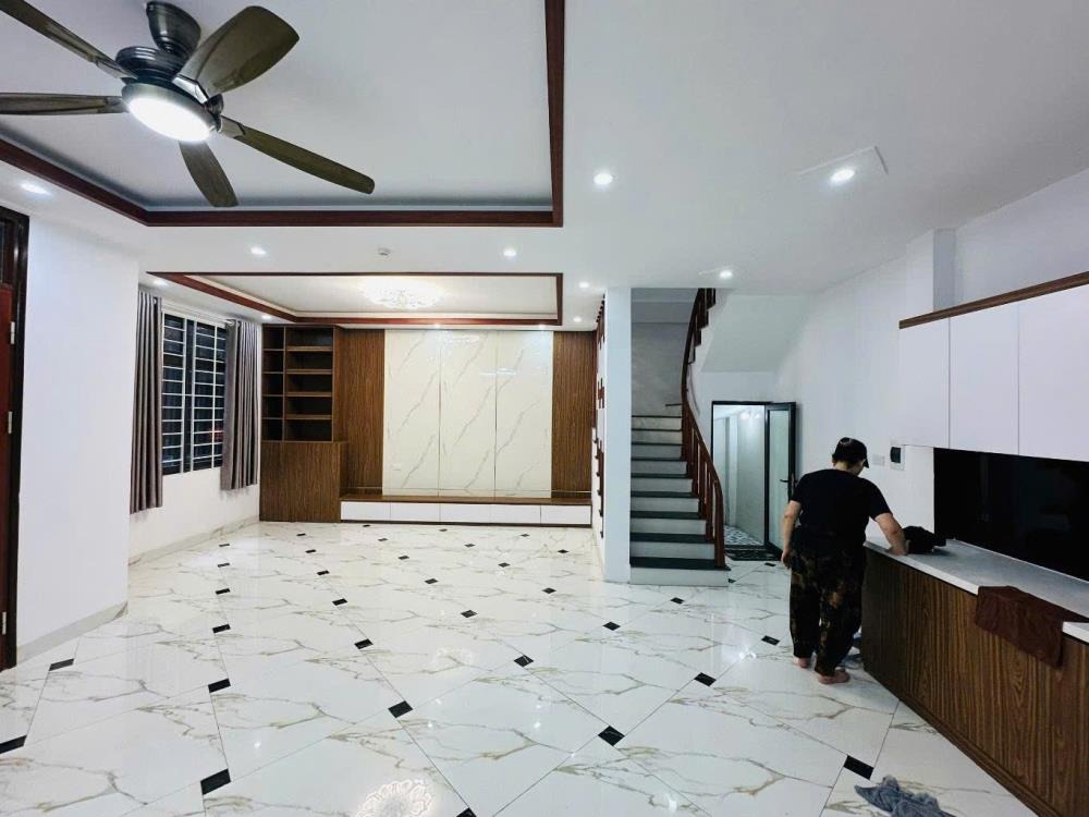 Siêu phẩm Đống Đa: 70m² nhà đẹp, ô tô vào cửa, 21 tỷ - Vị trí đắt địa