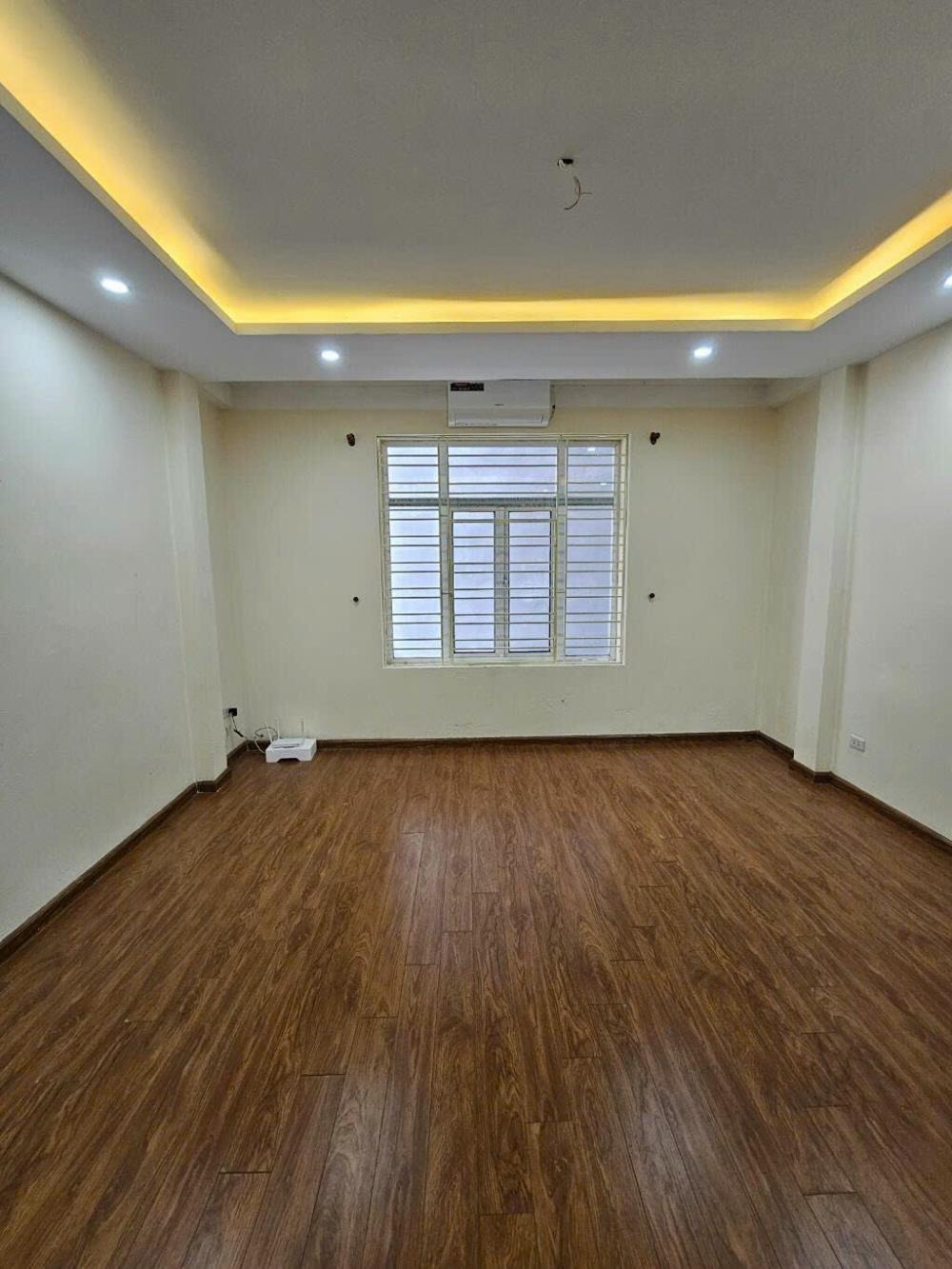 Bán nhà Đội Cấn 33m2, Mặt tiền 4.6m, 3 Mặt Thoáng, Giá Tốt