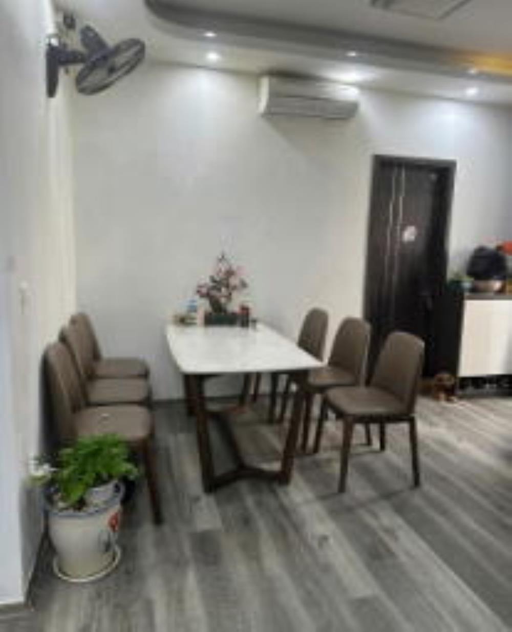 Căn Hộ 72.6m2, 2PN, Cầu Giấy: Vị Trí Đẹp, Nội Thất Full, Giá 5.1 Tỷ