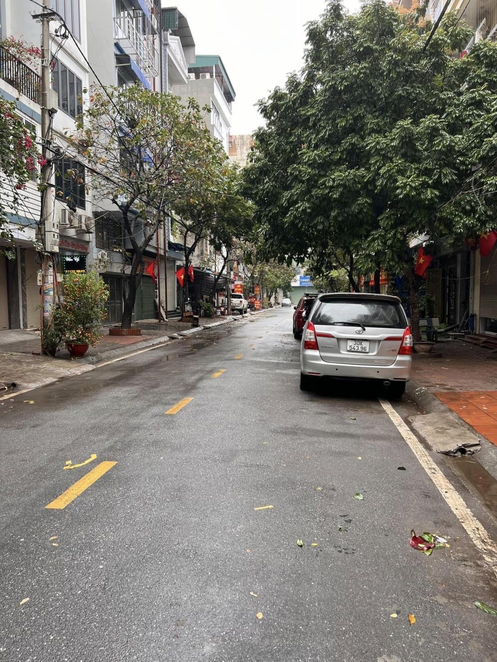 Bán Nhà Phân Lô Gần Công Viên Cầu Giấy | 190m2 | 5 Tầng | 86 Tỷ