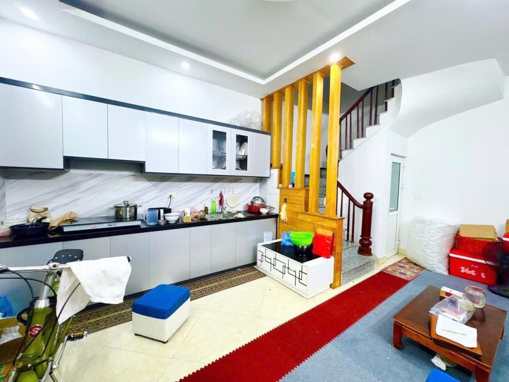 Nhà phân lô Nguyễn Khánh Toàn - 5 Tầng, MT 5m, 7.35 tỷ - Vị trí đẹp