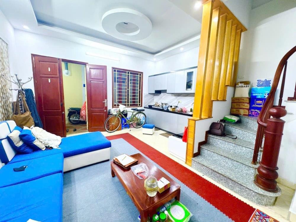 Nhà phân lô Nguyễn Khánh Toàn - 5 Tầng, MT 5m, 7.35 tỷ - Vị trí đẹp