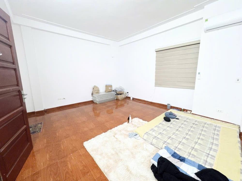 Nhà phân lô Nguyễn Khánh Toàn - 5 Tầng, MT 5m, 7.35 tỷ - Vị trí đẹp