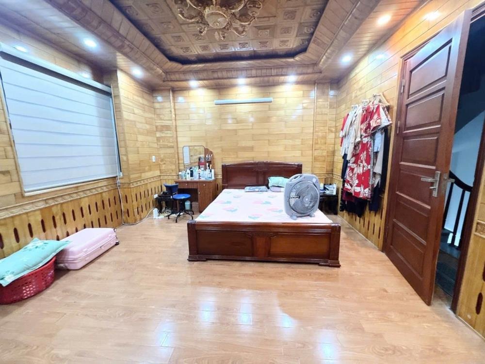 Nhà phân lô Nguyễn Khánh Toàn - 5 Tầng, MT 5m, 7.35 tỷ - Vị trí đẹp
