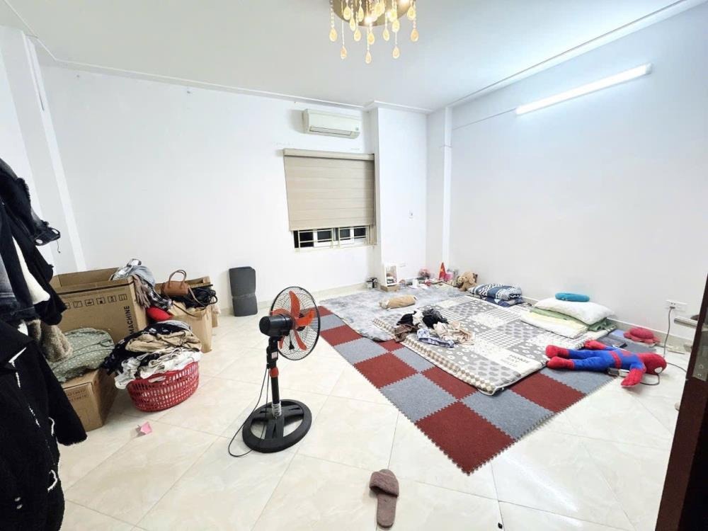 Nhà phân lô Nguyễn Khánh Toàn - 5 Tầng, MT 5m, 7.35 tỷ - Vị trí đẹp