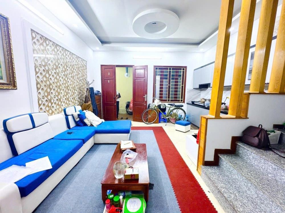 Nhà phân lô Nguyễn Khánh Toàn - 5 Tầng, MT 5m, 7.35 tỷ - Vị trí đẹp
