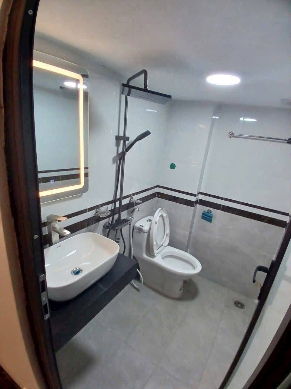 Siêu phẩm 9 tỷ - Ngô Quyền, Hà Đông: Ô tô đỗ cửa, ở ngay