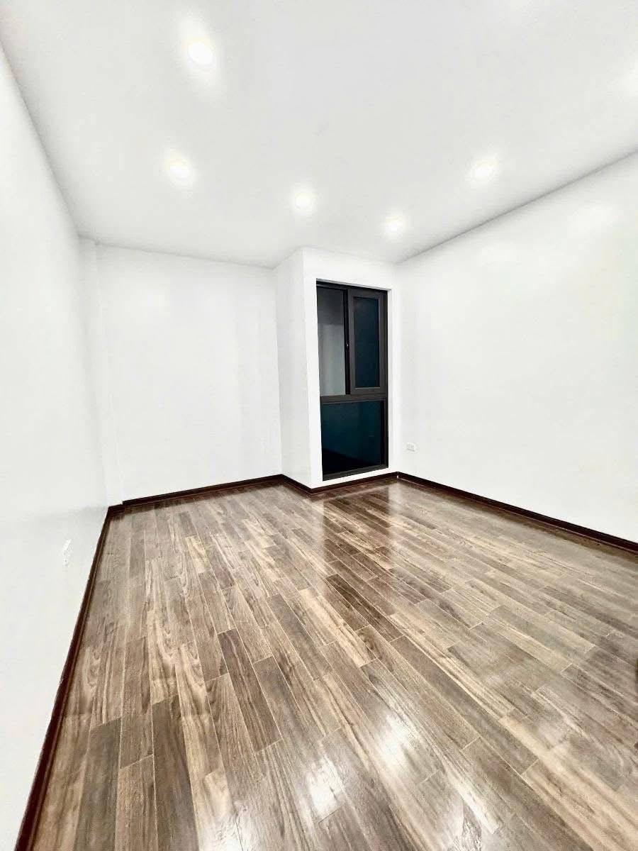 Bán Nhà Cầu Giấy 46m², 6 Tầng, Ô Tô Đỗ Cửa, Kinh Doanh Sầm Uất