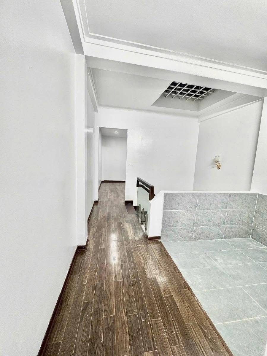 Bán Nhà Cầu Giấy 46m², 6 Tầng, Ô Tô Đỗ Cửa, Kinh Doanh Sầm Uất