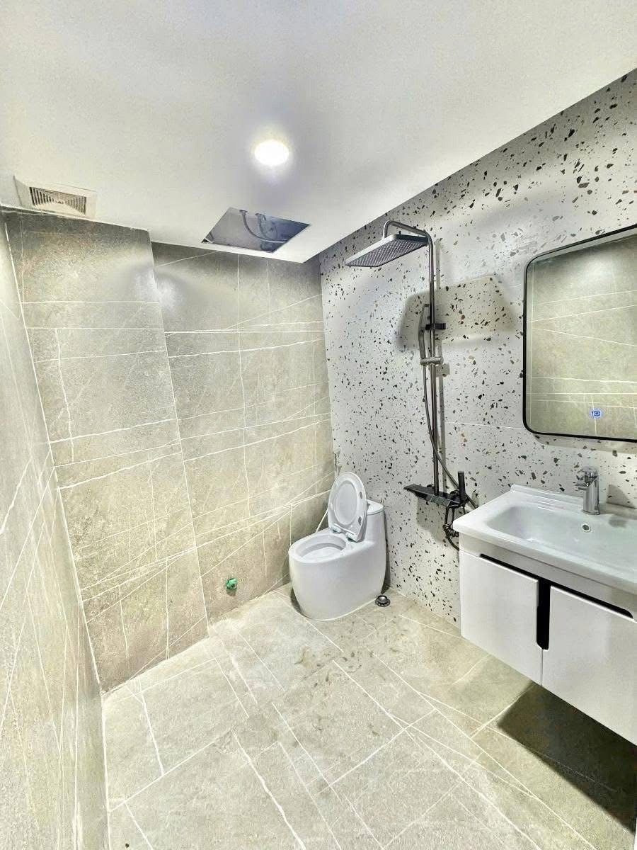 Bán Nhà Cầu Giấy 46m², 6 Tầng, Ô Tô Đỗ Cửa, Kinh Doanh Sầm Uất