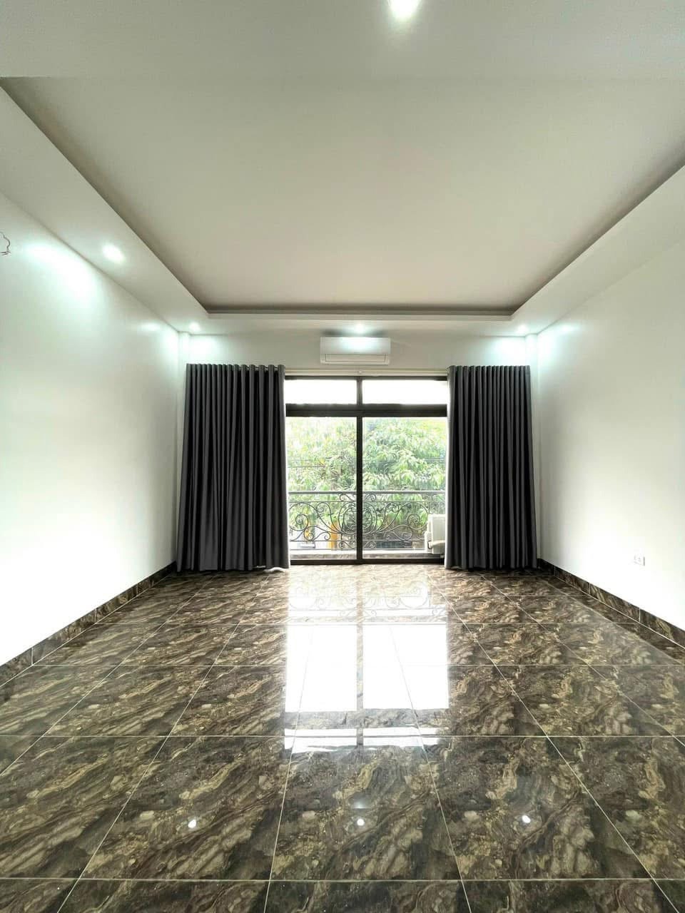 Nhà Phố Quang Trung, Hà Đông: 5 Tầng, Thang Máy, Oto Đỗ Cửa - Giá 8 Tỷ XX