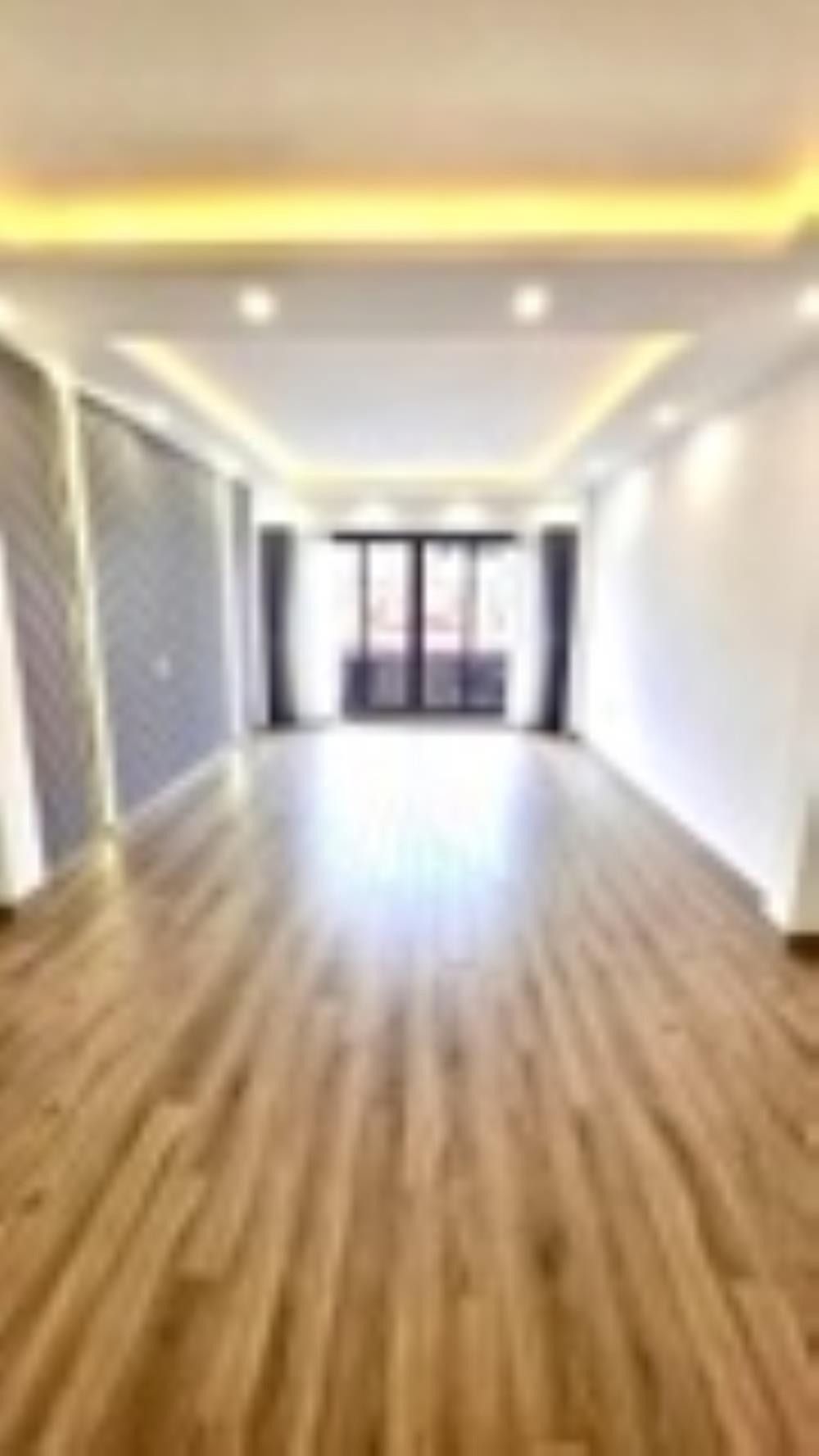 Nhà Phố Vũ Văn Cẩn 5 Tầng, Thang Máy, Ô Tô Vào, Giá Chỉ 10 Tỷ XX