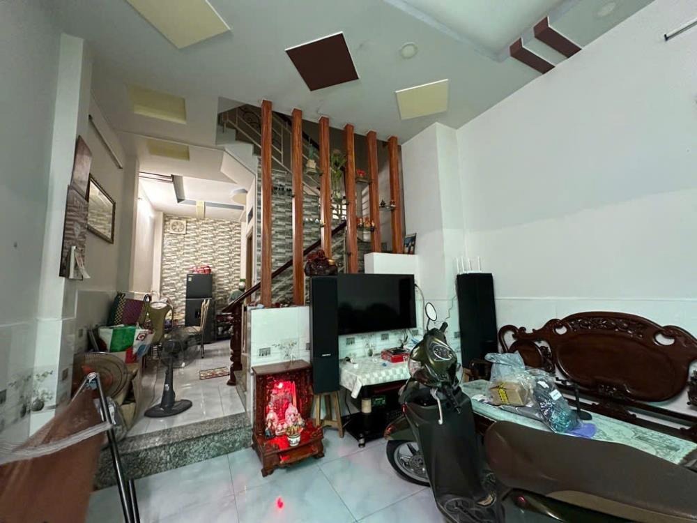 Bán nhà phố Quận 8 - Đường Âu Dương Lân, vị trí đẹp, giá tốt