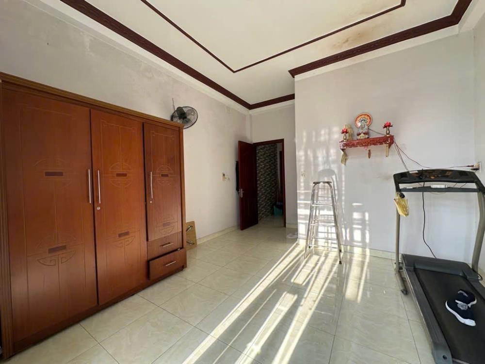 Bán nhà phố Quận 8 - Đường Âu Dương Lân, vị trí đẹp, giá tốt