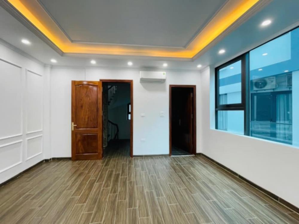 Bán nhà phố Đào Tấn, Ba Đình - 7 tầng, thang máy, mặt tiền rộng - Giá tốt
