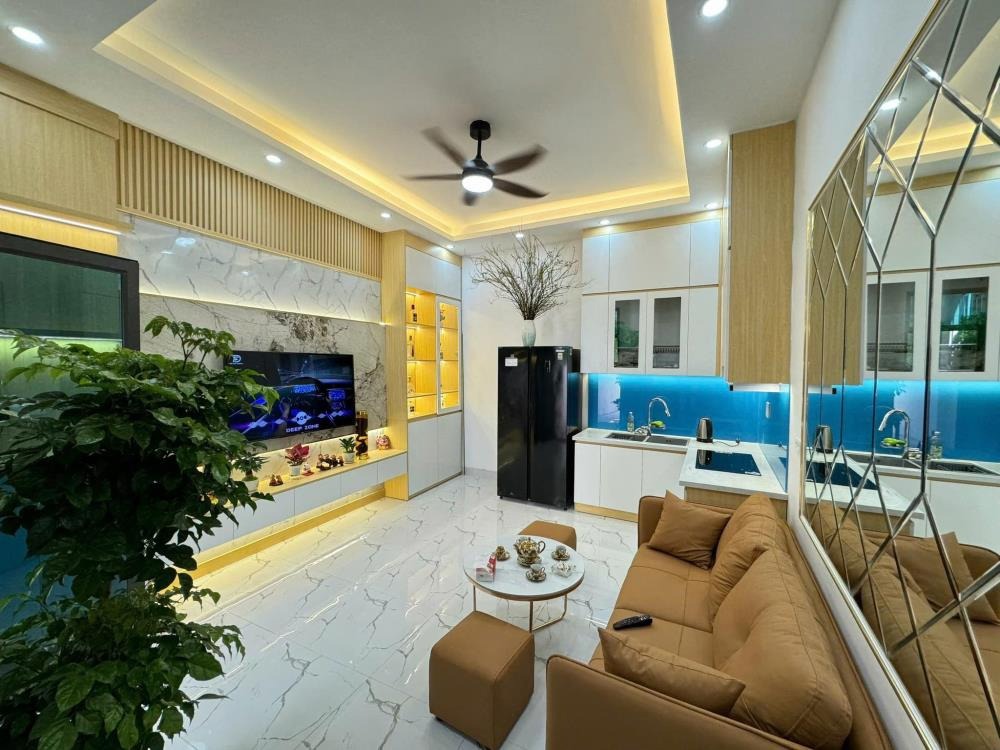 Siêu phẩm Nhà Đẹp Hoàng Mai - Full Nội Thất - Ô Tô Đỗ Cửa - Giá Tốt