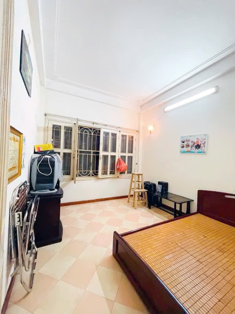 Mua Ngay Kẻo Giá Tăng: Nhà Đẹp Văn Cao, Ba Đình - Vị Trí Hiếm