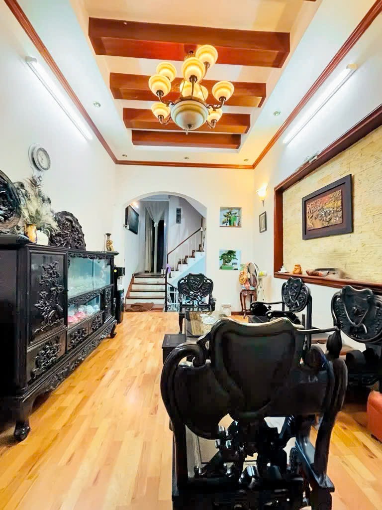 Mua Ngay Kẻo Giá Tăng: Nhà Đẹp Văn Cao, Ba Đình - Vị Trí Hiếm