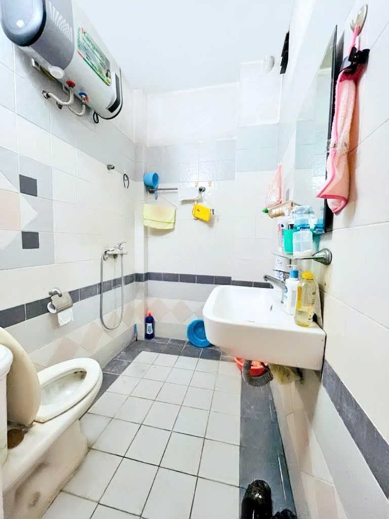 Mua Ngay Kẻo Giá Tăng: Nhà Đẹp Văn Cao, Ba Đình - Vị Trí Hiếm
