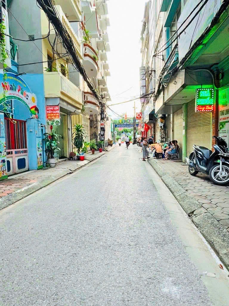 Mua Ngay Kẻo Giá Tăng: Nhà Đẹp Văn Cao, Ba Đình - Vị Trí Hiếm