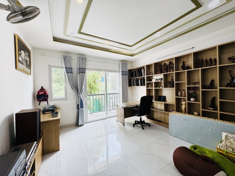 Nhà 5 Tầng Phan Đăng Lưu - Vị Trí Đắc Địa, Kinh Doanh Sầm Uất - 9.3 Tỷ TL