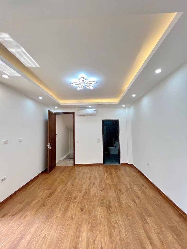 Nhà đẹp ngõ Chợ Khâm Thiên - Đống Đa - 5 Tầng, 40m², Giá 7.65 Tỷ