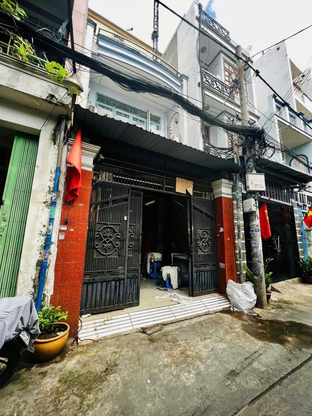 Nhà phố Tân Phú - 7.5 tỷ - Hẻm xe hơi - Gần Vườn Lài