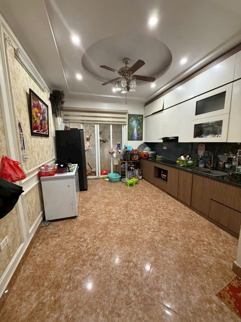 Bán nhà phố Thạch Bàn - Ô tô vào cửa - Gần AEON Long Biên