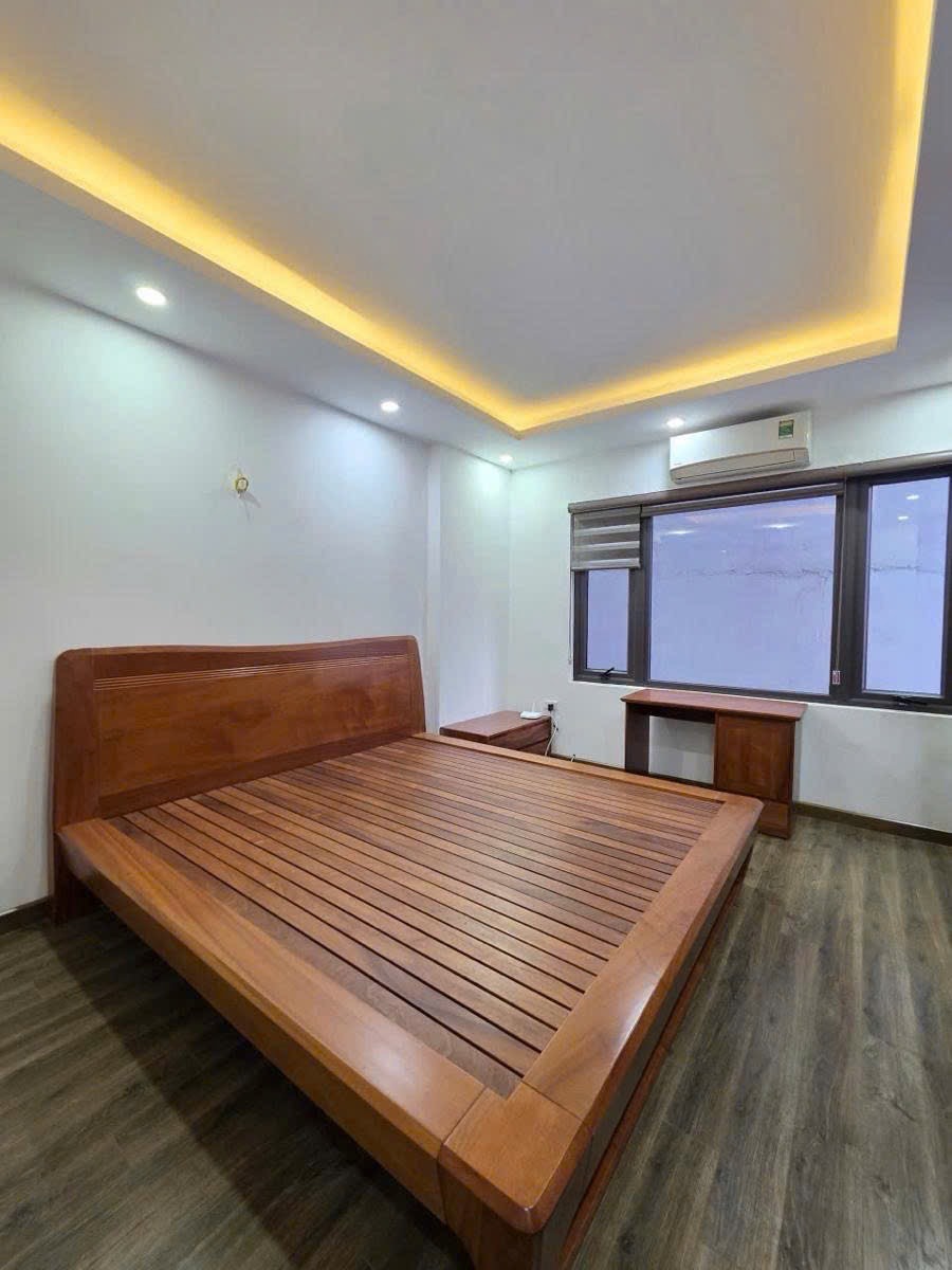 Siêu phẩm Ba Đình - 42m2, 5 Tầng, Mặt Tiền Rộng 9m, Giá 9.5 tỷ