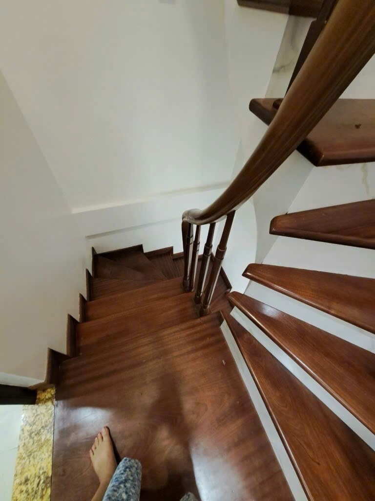 Bán nhà Đội Cấn 30m2, Mặt Tiền Rộng, Full Nội Thất, Giá Tốt