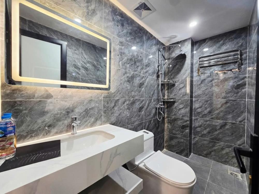 Bán nhà Ba Đình 39m2 x 5 tầng, Mặt tiền 4.6m, Thang máy, Sổ đỏ - Giá Tốt