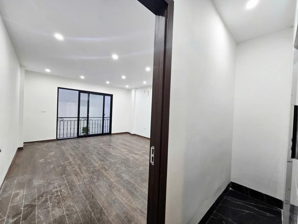 Bán nhà Ba Đình 39m2 x 5 tầng, Mặt tiền 4.6m, Thang máy, Sổ đỏ - Giá Tốt