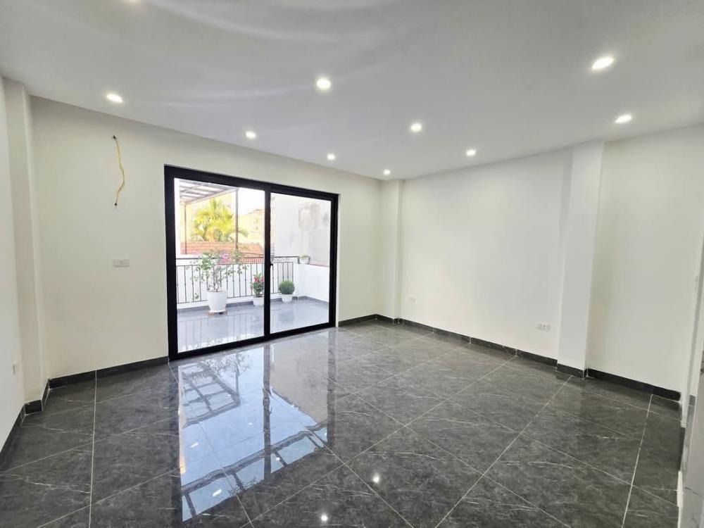 Bán nhà Ba Đình 39m2 x 5 tầng, Mặt tiền 4.6m, Thang máy, Sổ đỏ - Giá Tốt