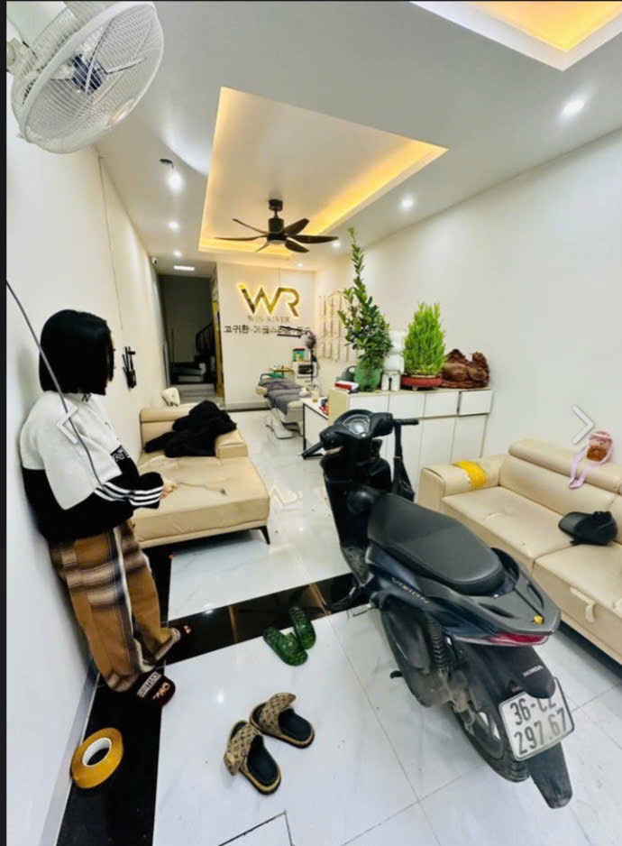 Bán nhà mặt tiền Trường Chinh, Thanh Xuân - 5 tầng, thang máy, KD tốt - 14.5 tỷ