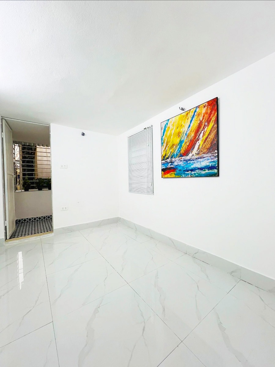 Nhỉnh 4 tỷ có nhà nhỏ xinh Cát Linh | Lô góc, ngõ nông, 3 bước ra phố cổ