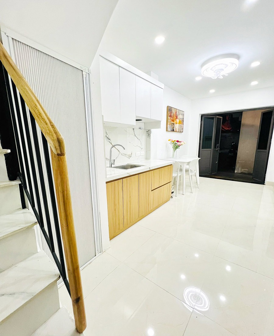 Nhỉnh 4 tỷ có nhà nhỏ xinh Cát Linh | Lô góc, ngõ nông, 3 bước ra phố cổ